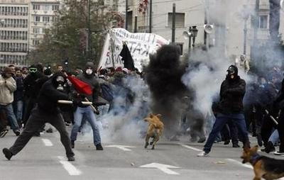 (9 jan 2009) On a battle on the streets, one year after the murder of 16y Alexandros by cops 